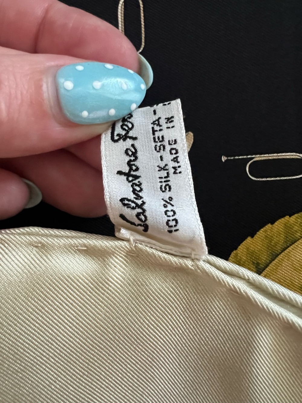 SALVATORE FERRAGAMO “Birds of a Feather” Silk Scarf - Picture 6 of 14